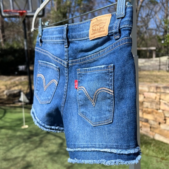 Levi's Denim Girls' Shorty Shorts Double Frayed Edges - Picture 7 of 16